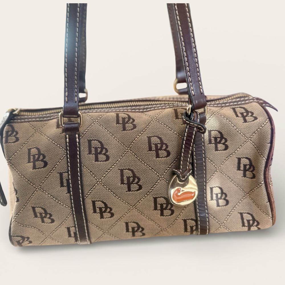SOLD: Vintage Dooney & Bourke DB Monogram Barrel Bag. - Picture 6 of 9